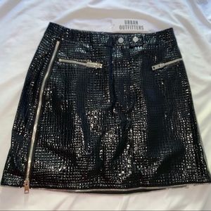 IAMGIA FAUX SKIRT (M/L)